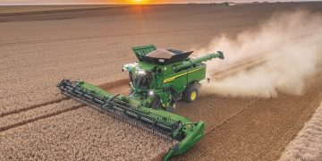 John Deere Introduces New S7 Combines