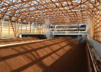 The Benefits of Composting Manure in Hot, Dry Climates