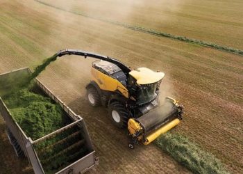 New crop blockage prevention tech, customizable steering and more for FR Forage Cruiser self-propelled forage harvesters