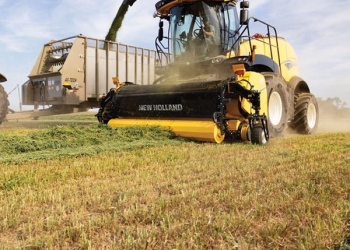 New Holland Celebrates Triple Win at AE50 Awards for Hay and