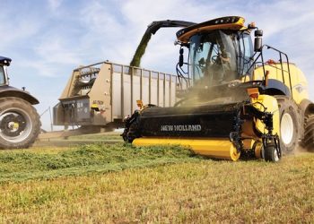 New Holland Celebrates Triple Win at AE50 Awards for Hay and Forage Innovations