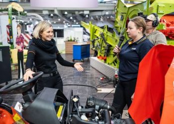 Alternative drive solutions: Challenge and opportunity for agricultural machinery dealers