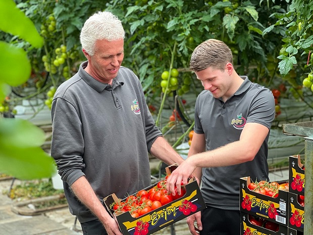 First ever customer of a Ridder climate screen switches after ten years to… Ridder