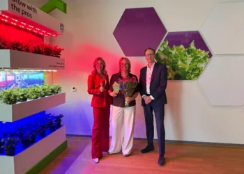 Signify Wins HortiContact Innovation Award for Philips Intelligent Horticulture Lighting Solutions